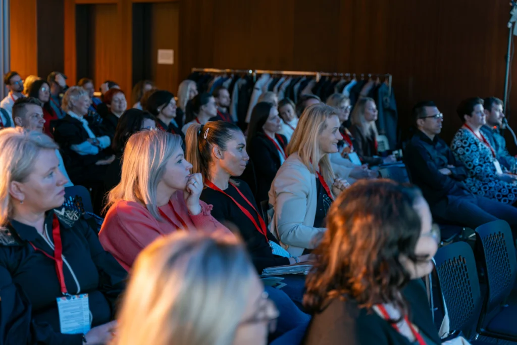 Akademija sodobnega vodenja na konferenci